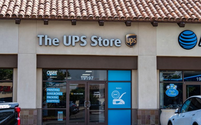 Retail Drop-Off vs. On-Site Shredding
